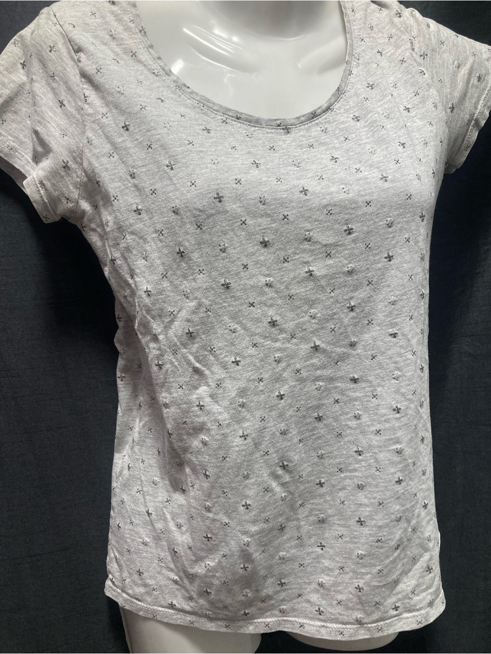 LH Gray Swiss Dot Tee | Heather Gray Short Sleeve Scoop Neck Top | S